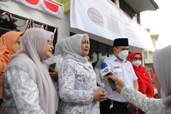 Nawal Lubis Resmikan Rumah Singgah YKI Cabang Sumut * Ringankan Keluarga Pasien Kanker dari Luar Kota